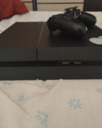 PS4 500GB + 3 giochi + controller – Ottime C