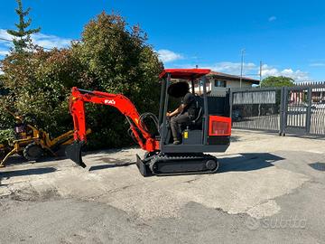 E136 - Escavatore FAI 13 q