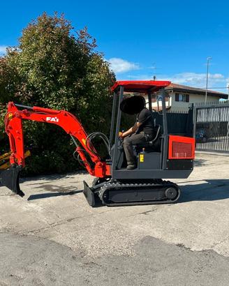 E136 - Escavatore FAI 13 q