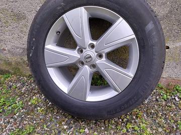 Cerchi e gomme 235/60 R17 oiginali Volvo