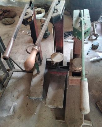 tappatrici vecchie per tappi in sughero