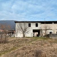 Rustico + terreno edificabile