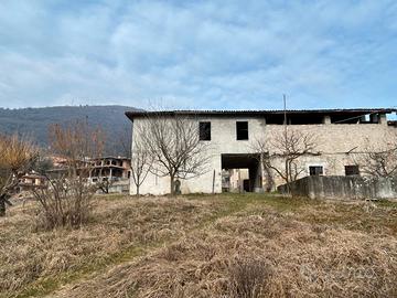 Rustico + terreno edificabile