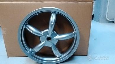 Ruota post. Aprilia Scarabeo AP8128046