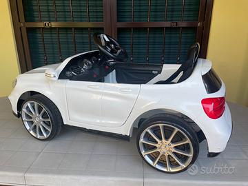 Auto elettrica per bambini Mercedes GLA45