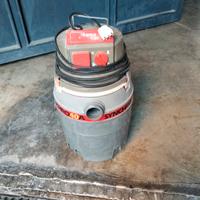 Aspirapolvere da autolavaggio.