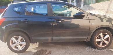 Nissan qashqai 4x4  benzina tekna