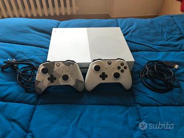 Xbox One S e due controller e due giochi