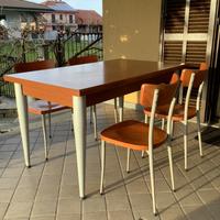 Tavolo allungabile con 4 sedie