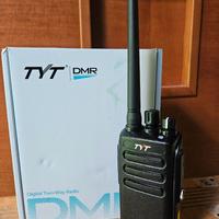 RADIO PALMARE ANALOGICA/DIGITALE TYT MD 680 VHF