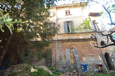 Compendio da ristrutturare