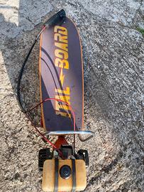 Skateboard con motore a scoppio