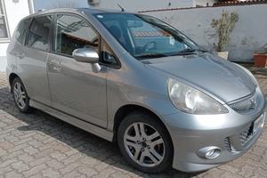 Honda Jazz 1.4 i-DSi benzina 5p. 2005 194200Km.