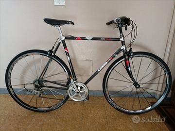 Bici in carbonio kevlar