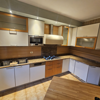 Cucina usata angolare completa di elettrodomestici