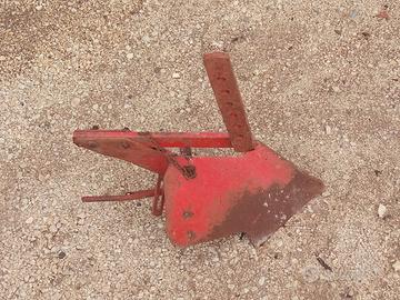 Aratro per motozappa o trattorino