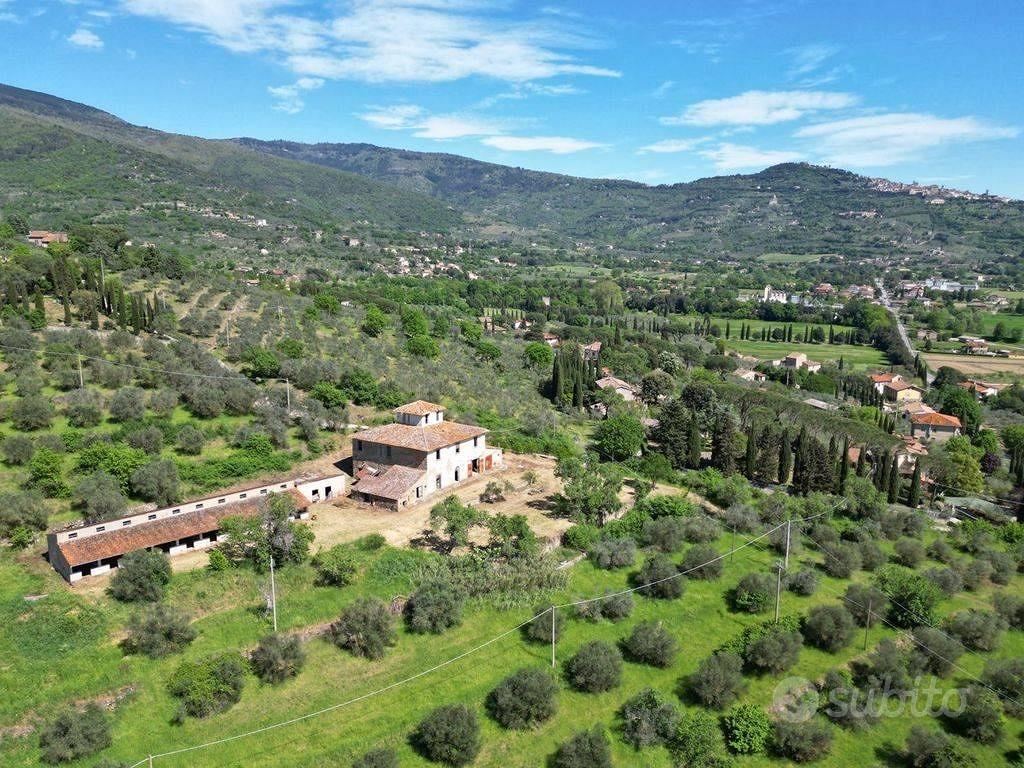 Rustico / Casale di 904 m² con più di 5 locali e b - Vista 2