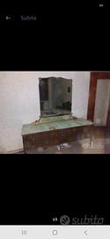 mobiletto con specchio e 4 cassetti 