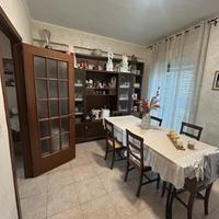 Parete attrezzata + Tavolo e Sedie Legno Noce