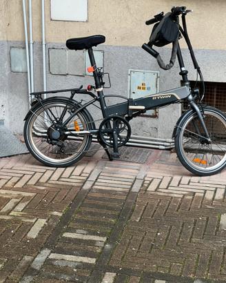 Bici  elettrica usata poco   Pieghevole