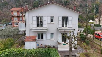 Villa di 220 m² con più di 5 locali a Verucchio