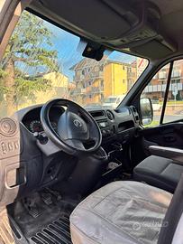 Nissan Nv 400