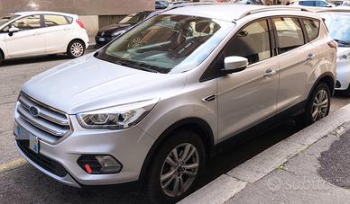Ford Kuga 1,5 TDI  2wd 120Cv grigio chiaro 