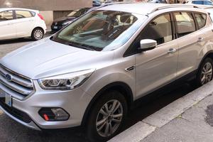 Ford Kuga 1,5 TDI  2wd 120Cv grigio chiaro 