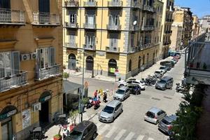 4 VANI VIA EMERICO AMARI - Situato in un'area pedo