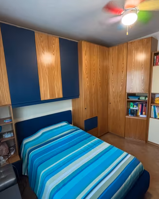 2 CAMERE COMPLETE  + LETTI + 2 DIVANI + SPECCHIERA