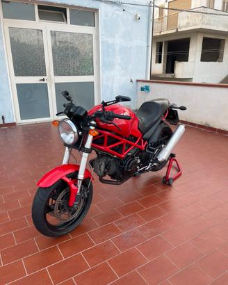 Ducati Monster 695