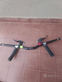 Manubrio bici MTB-Citybike con accessori 