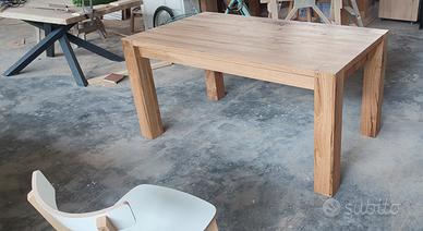 Tavolo in legno listellare di rovere allungabile 