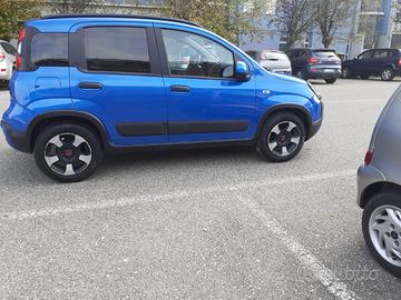 Fiat Panda 1000 Cross Hybrid -