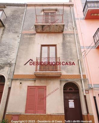 Casa, Gratteri.