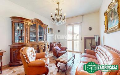 TRILOCALE IN PALAZZO COMPLETAMENTE RISTRUTTURATO