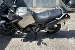 Varadero 1000  del 2000 79990 km. STUPENDA!