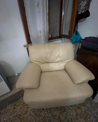 Poltrana in semipelle