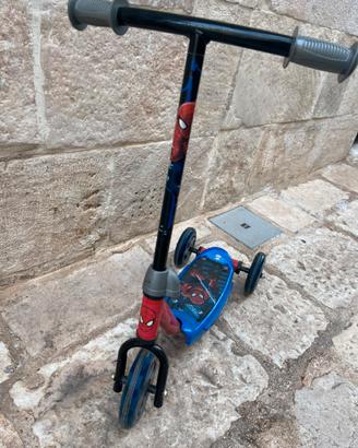 Mono pattino bimbi Spiderman a 3 Ruote