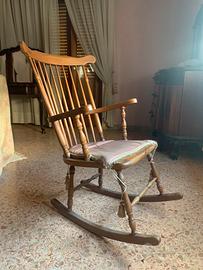 Sedia dondolo vintage