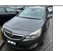 Opel Astra 1.7 CDTI 110CV Sports Tourer Cosmo IN A