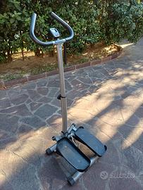 Stepper con Monitor LCD e manubrio regolabile