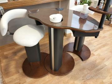 Tavolo per ricostruzione unghie e Espositori