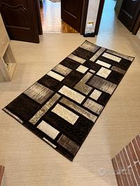 Tappeto marrone e beije