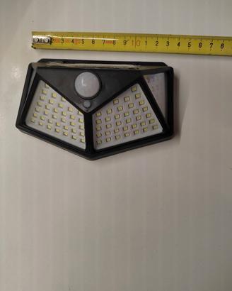 faretti a energia solare 