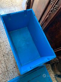 Contenitori in plastica impilabili