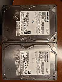 coppia di hard disk Toshiba da 1TB ciascuno 