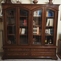 Mobile libreria in legno massello con vetrina