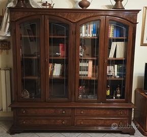 Mobile libreria in legno massello con vetrina