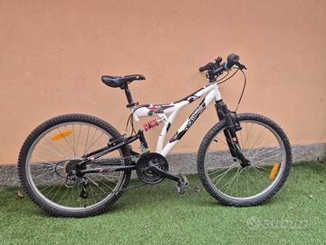 bicicletta Mountain bike 